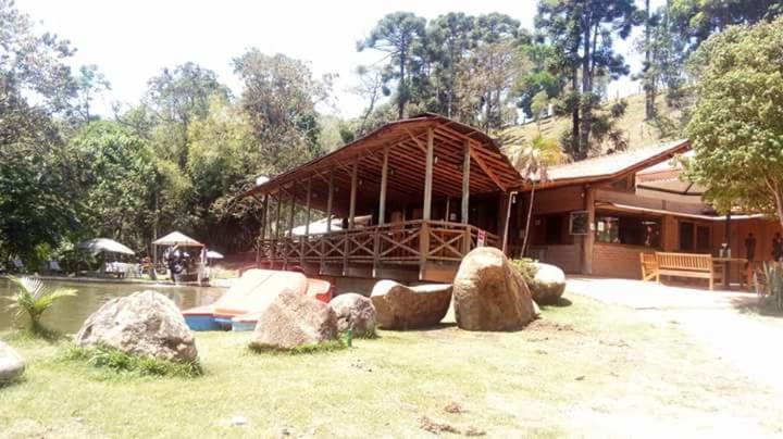 Pousada E Restaurante Recanto Do Pico Santo Antônio do Pinhal Exterior foto